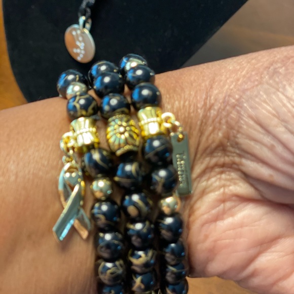 Handcrafted bead bracelets - Picture 2 of 3
